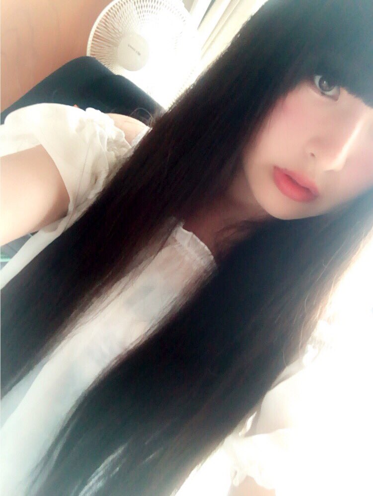 sck_mei's tweet photo. 【報告】
髪を切りました。
画面におさまります。 https://t.co/iBQyvnCSUv