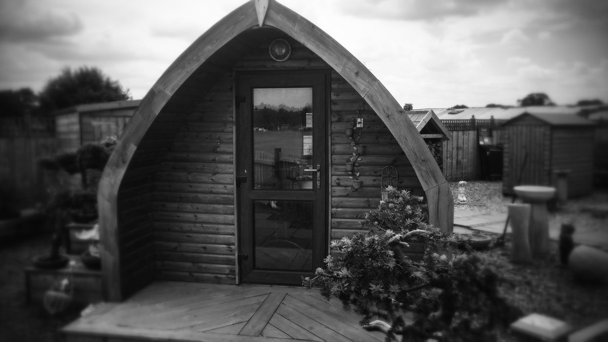 Stoneplan1's tweet photo. Fantastic office? kids playroom? mancave? The list is endless but either way a fantastic place for peace and quiet. https://t.co/E3veW1IIwj