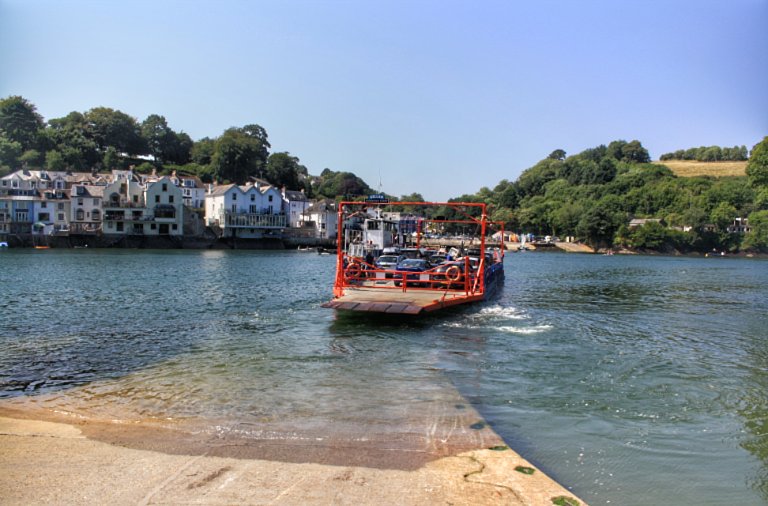 TimMcKenna01's tweet image. Ferry number 33 of the trip- from Fowey to Bodinnick #cyclethecoast