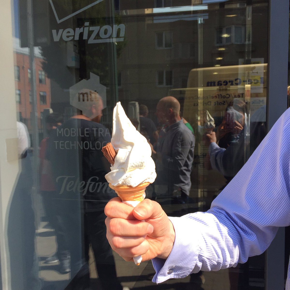 Travel Industry News (@travel_news__) on Twitter photo Keeping the MTT'ers cool with <a href="/Teddysicecream/">Teddys ice-cream</a> on a hot #summersday #icecream #LifeatMTT #99cones Keeping the MTT'ers cool with <a href="/Teddysicecream/">Teddys ice-cream</a> on a hot #summersday #icecream #LifeatMTT #99cones