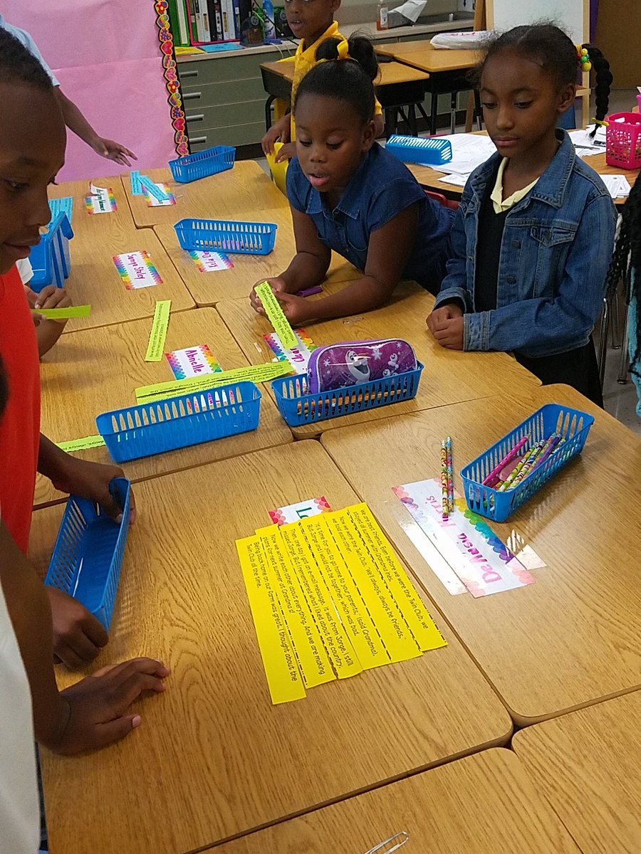 NnekaPink's tweet photo. Students working in groups to put the story of the week in order! @OakleyTigers https://t.co/1P5ySDkbBz