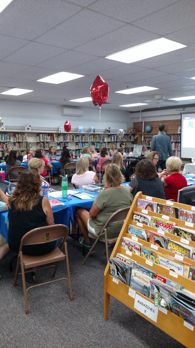 Skwangen's tweet photo. Staff development day 1.  The 4 C's.  Kenneth speaking.  #Hawthornerocks #ALASconnectED https://t.co/KzaxgPxOPH