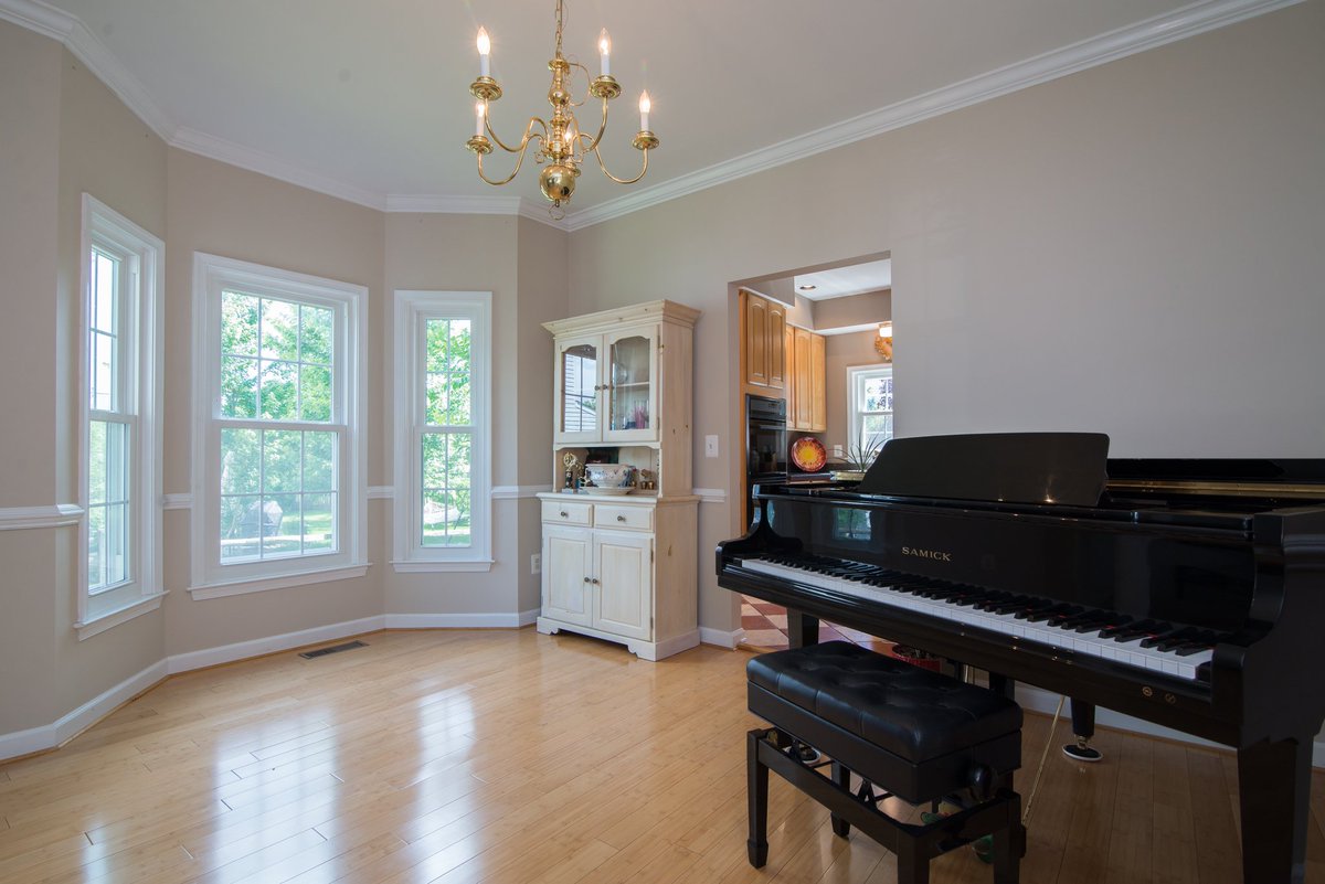 20799Amberview's tweet photo. In my living room, you get as much natural light and air to brighten your mood and increase your energy. #ownmenow https://t.co/bqvrvLZ1sP