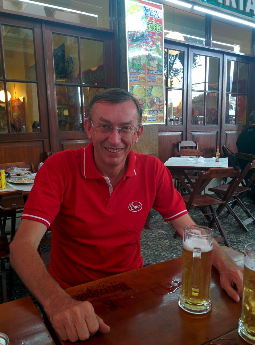 V Riu tudi znameniti pristaš Jesenic. In to v rdečem. Končno Dohtar@val202#val202#riovnas