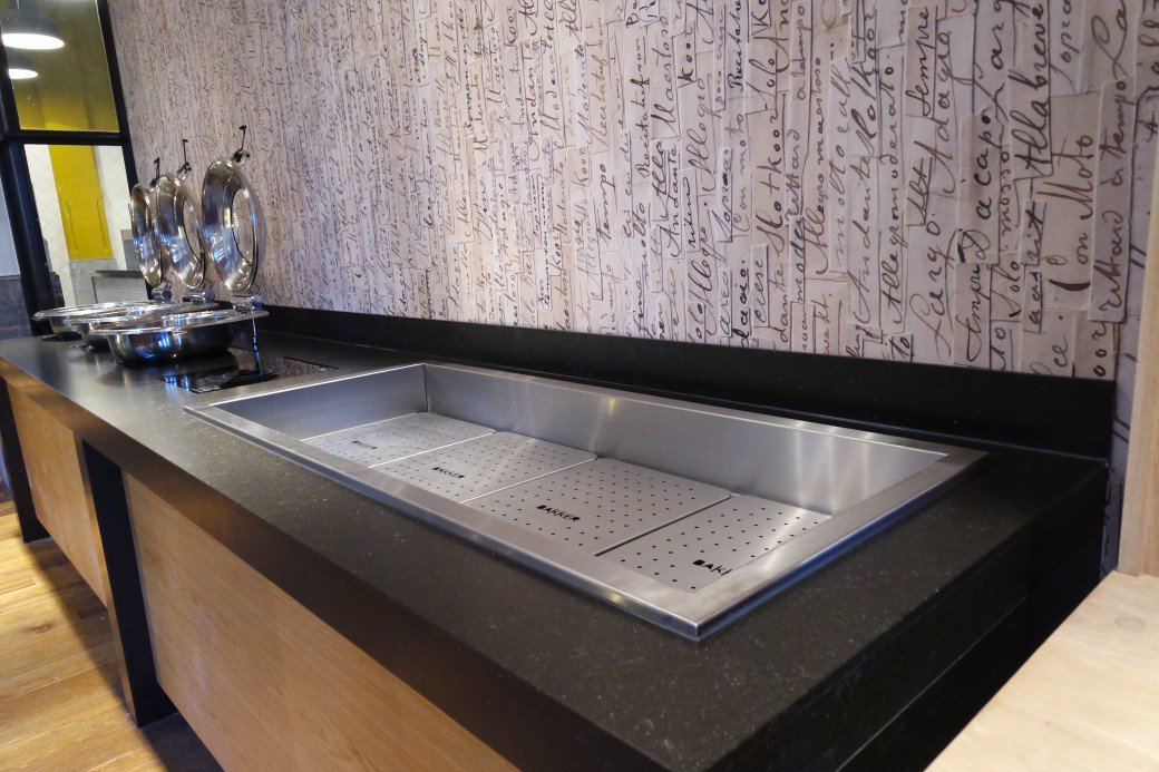 JurriaanHoekstr's tweet photo. Mooie details uit eigen werkplaats @Bakkervakkeuken #designmoetefficiënt #detailsbepalenkwaliteit #goedkanbeter https://t.co/QHIRI352Oh