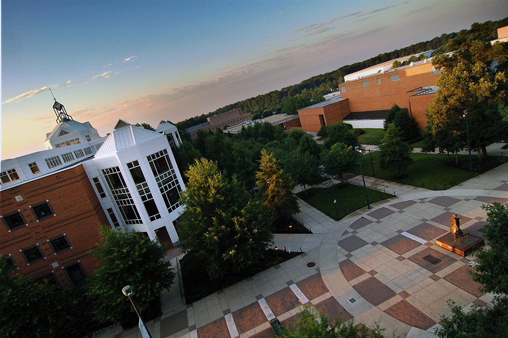 #FF <a href="/MasonJobs/">Mason Employment</a> if you're in #jobsearch mode. They posts jobs at #Mason regularly! #MasonAlumni