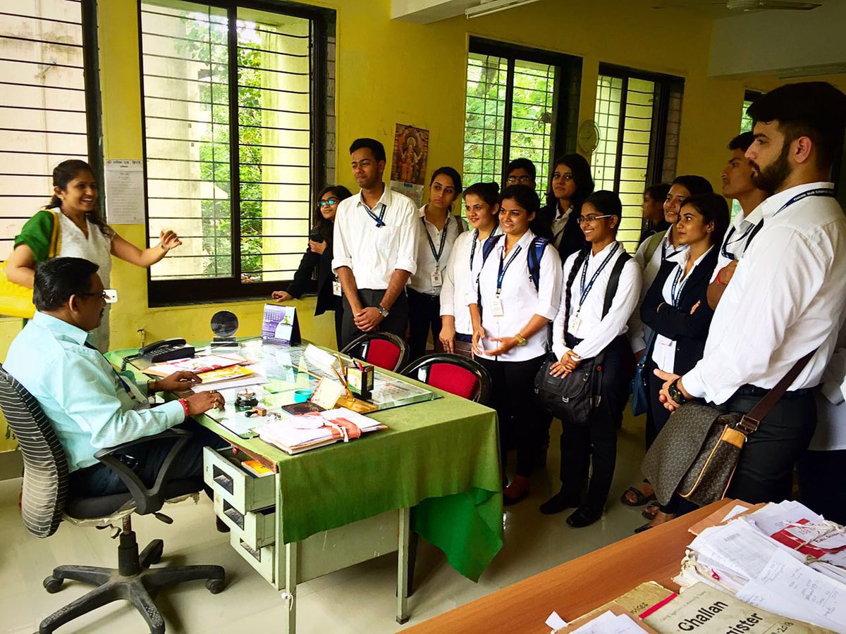 MU_TSC's tweet photo. In early August, the BBA-LLB Students visited the #Thane district court. @Uni_Mumbai https://t.co/gc2oBknoy4
