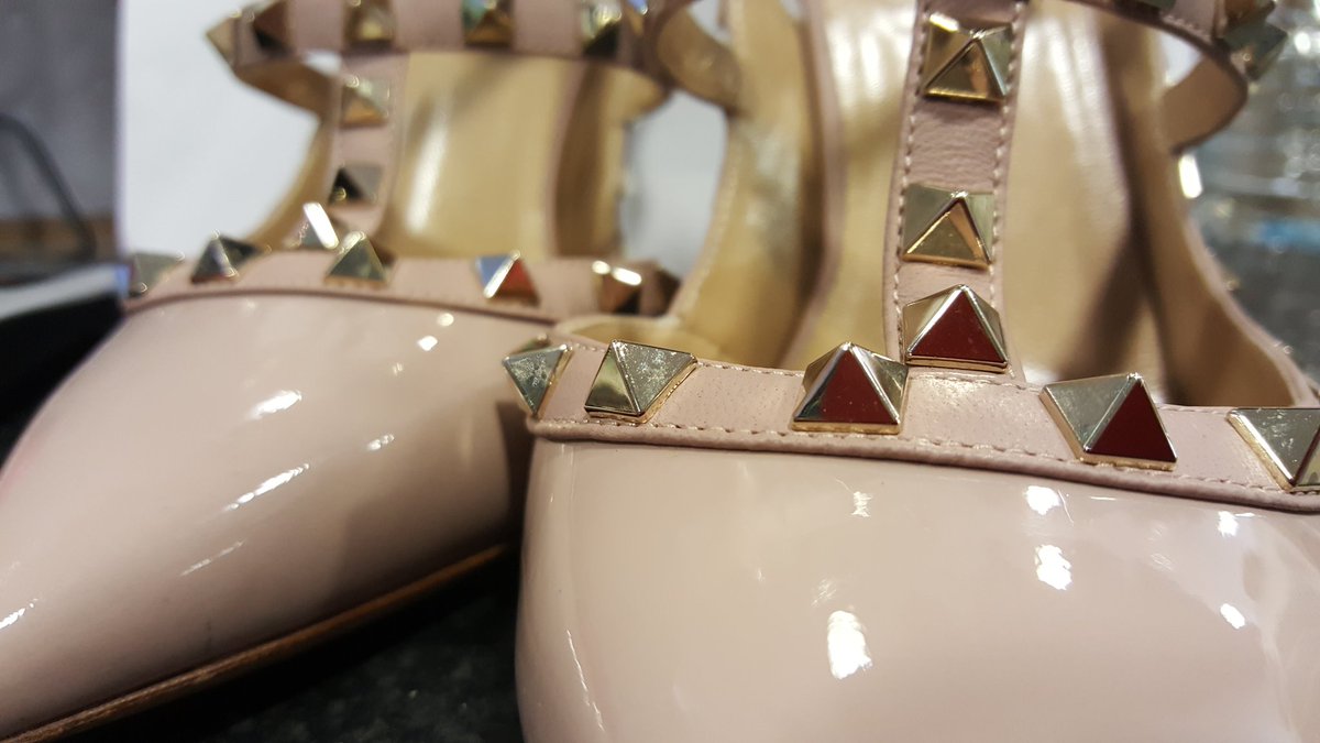 Nodding_Cobbler's tweet photo. When your footwear requires love send them to us #valentino #iloveshoes #shoeoftheweek #ladieslunchx #twladieslatte https://t.co/7LVRHUmi8B