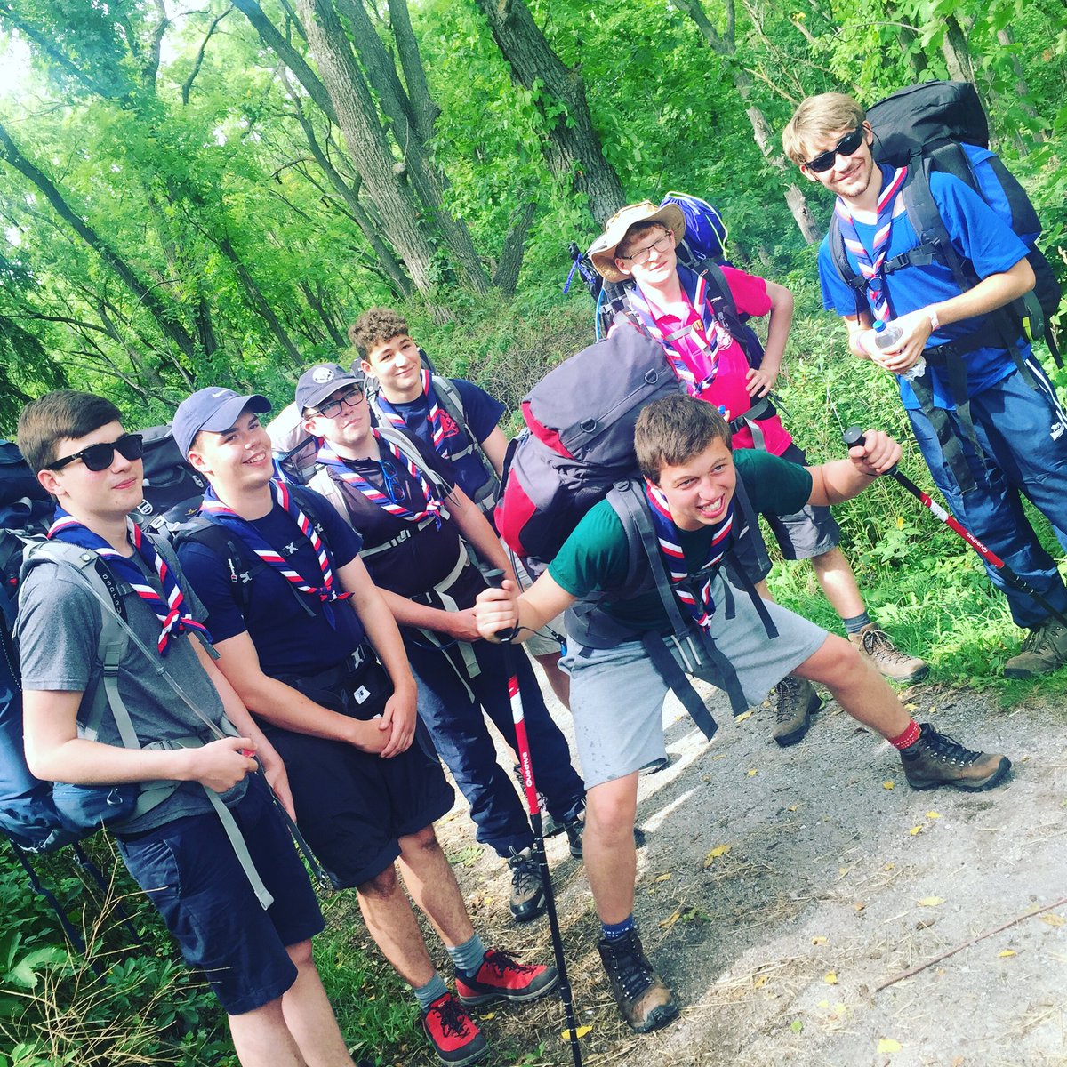 reavalleyexp's tweet photo. And the expeditions aw well on their way now! #RVExp #InternationalAdventure #GoodLuck! They're inspiring! https://t.co/bysWOMbzWA