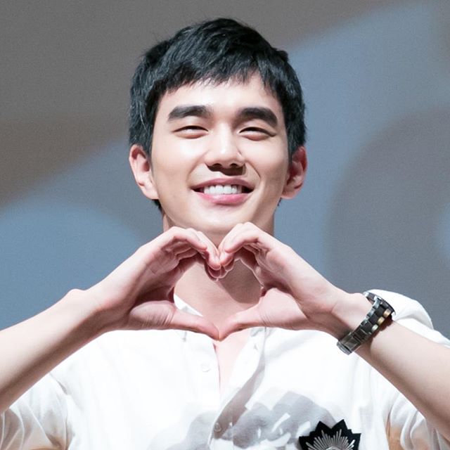 TrangDo_YSH's tweet photo. #YSH24birthday 
Mừng sinh nhât người tôi yêu <3 https://t.co/bMLZm5bFHN