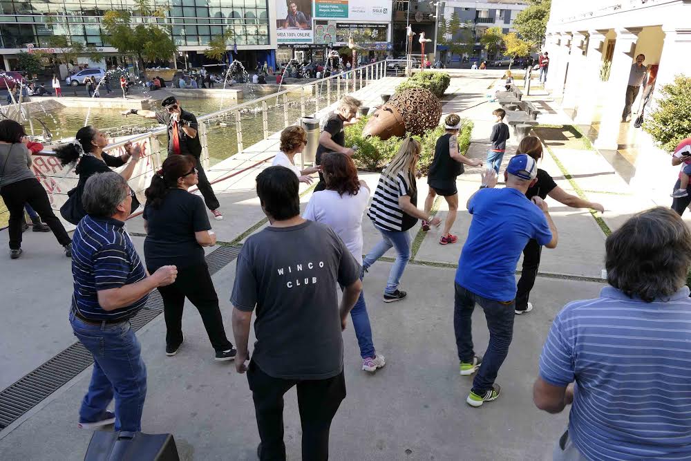 AgCbaCultura's tweet photo. ¡Bailar para estar bien! #Discoterapia todos los sábados en @PaseoBuenPastor ¡Te esperamos! https://t.co/fl3WAz0IDt