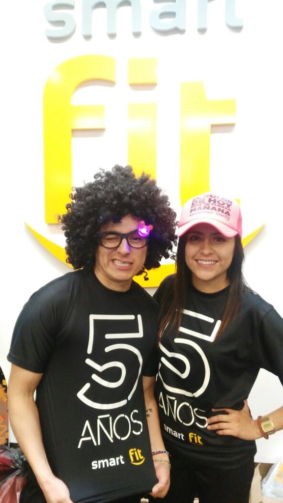 Richituit's tweet image. Actitud Smart 
#PonteSmart
#5Años  #Fiestecita 🎊🎉🎈...+