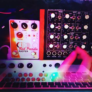 redpandalab's tweet photo. New #rasterdelay demo with synths from @noisepedals https://t.co/4Gdpm0FP43 https://t.co/0pDY8jrN6M https://t.co/biQaiwiXQB