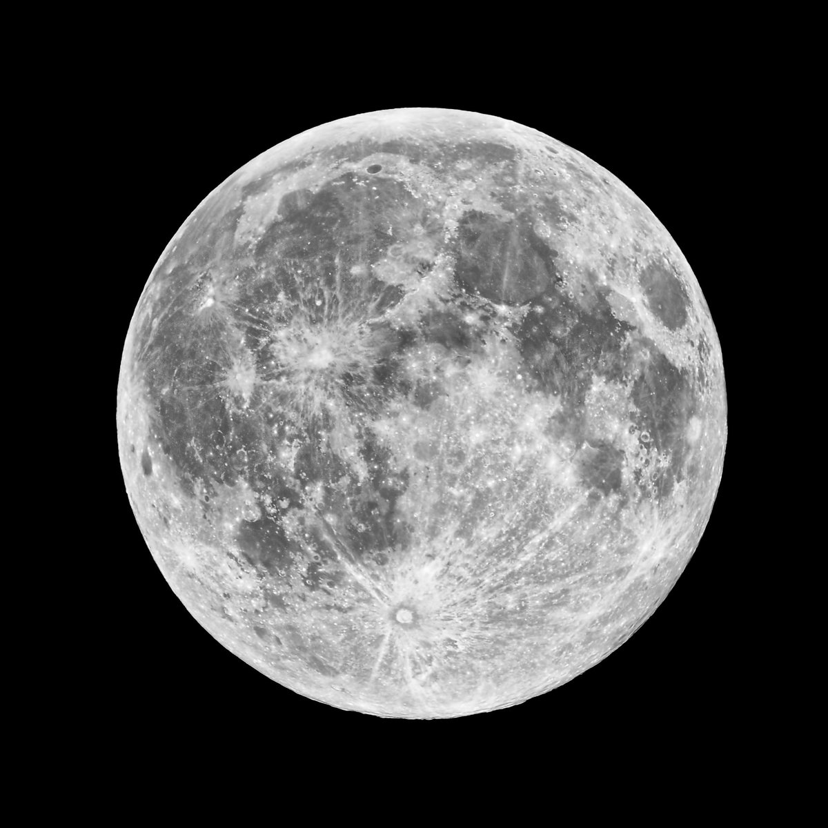 WinSciCentre's tweet photo. If you take a look at the skies tonight you should be able to see a full moon! #StargazingGuide https://t.co/ubzScamUjP