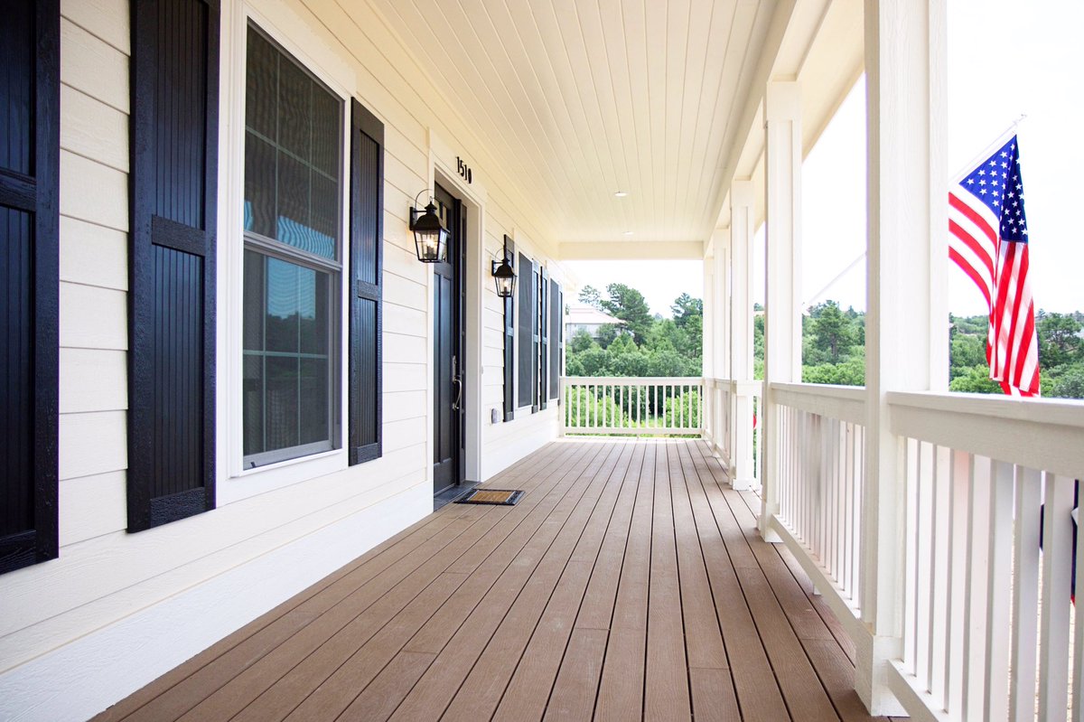 lostcreekco's tweet photo. Farm House @ SunHills. What a fun project! https://t.co/uFVyMCXtMh
