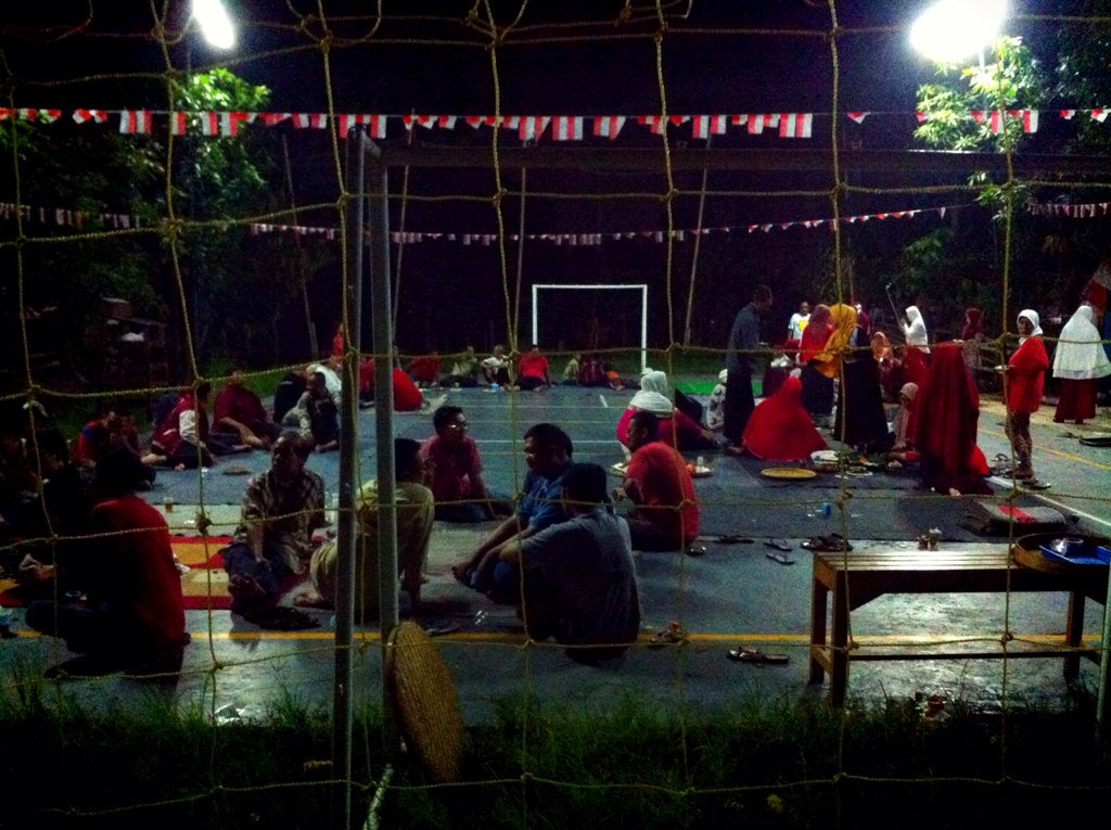 jrepiye's tweet photo. Malam 17 RT 12 Puri Bintaro Hijau. https://t.co/DsgPEKgyJk