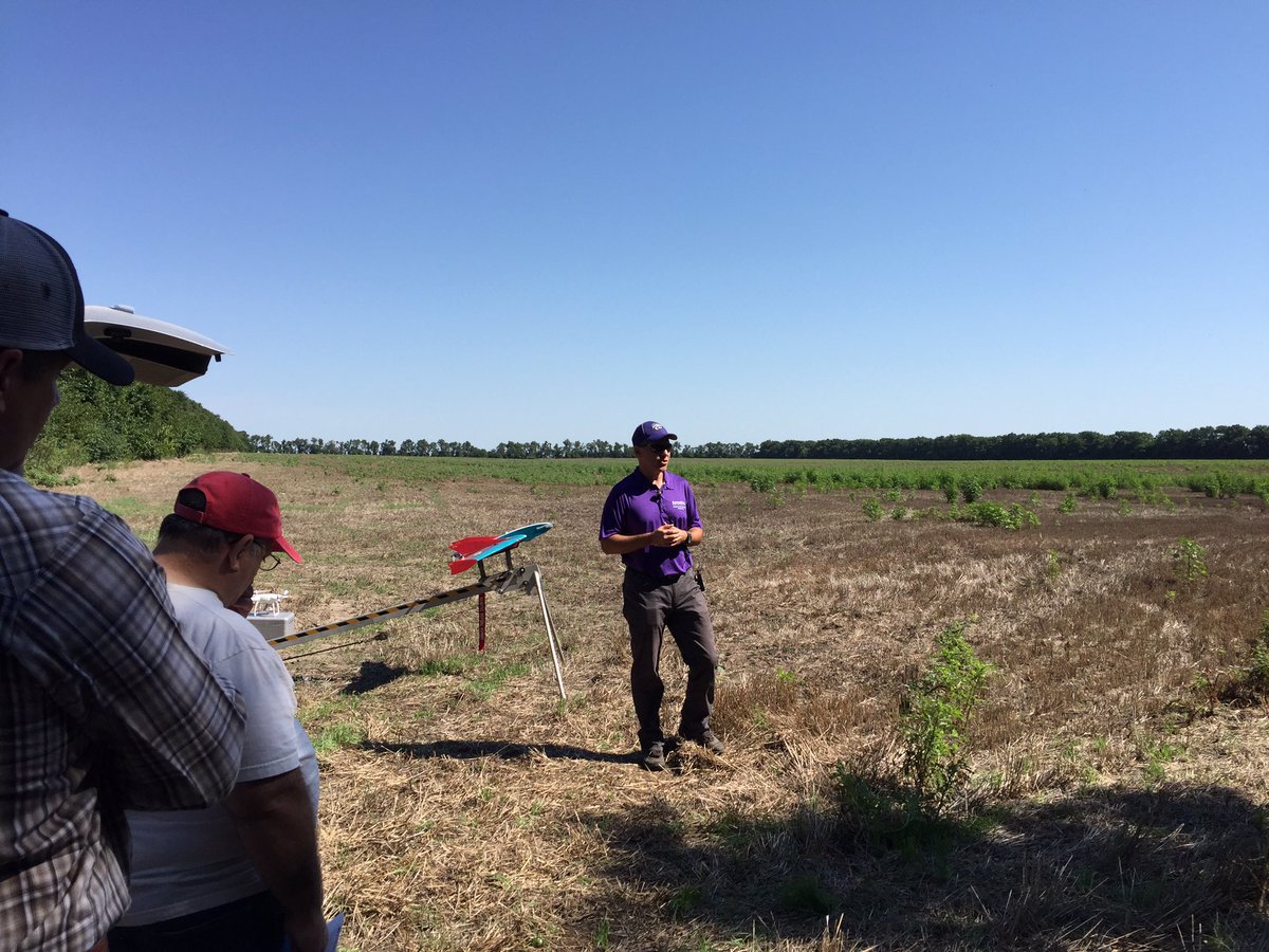 soilsdiva's tweet photo. Covering #soil essential for reducing #erosion says @hydr0prof @KStateWater @KStateBAE https://t.co/1hBKr1gcTK