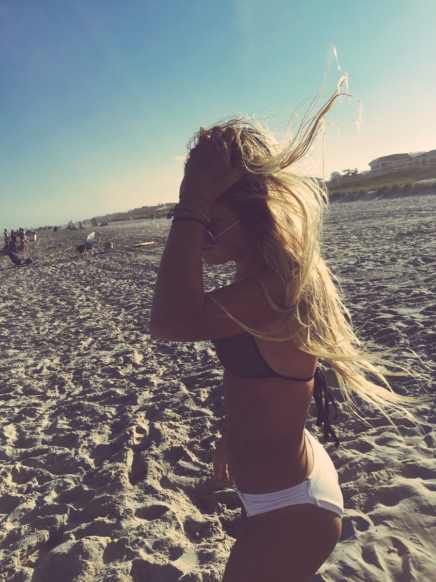 erin_crafttt's tweet photo. here's pics of me at the place I love most 🌊 https://t.co/tXawXSaLrg