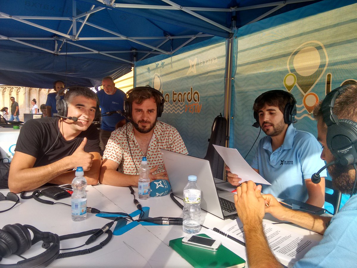 De seguida entrevistem a <a href="/ferianteliante/">elferiante</a> i Paco Fiori per parlar de la <a href="/watermelon_pool/">WaterMelon Pool</a> i la Sindriada