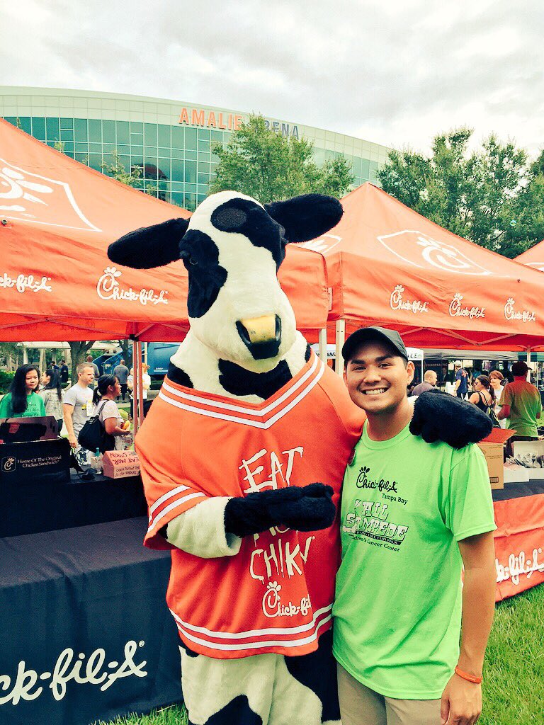 jimmyinthebay's tweet image. hbd 2 this guy- from cfa to Disney to Winshape thx for being a gr8 friend &amp;amp; the crazy friend tht u are. #youneedtogo