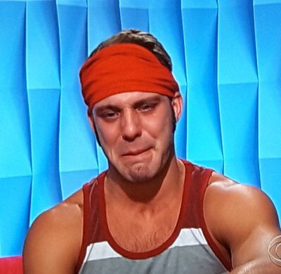 selfevict_'s tweet photo. Chanel VS Walmart: #BB18 https://t.co/tA2JVSxbJK