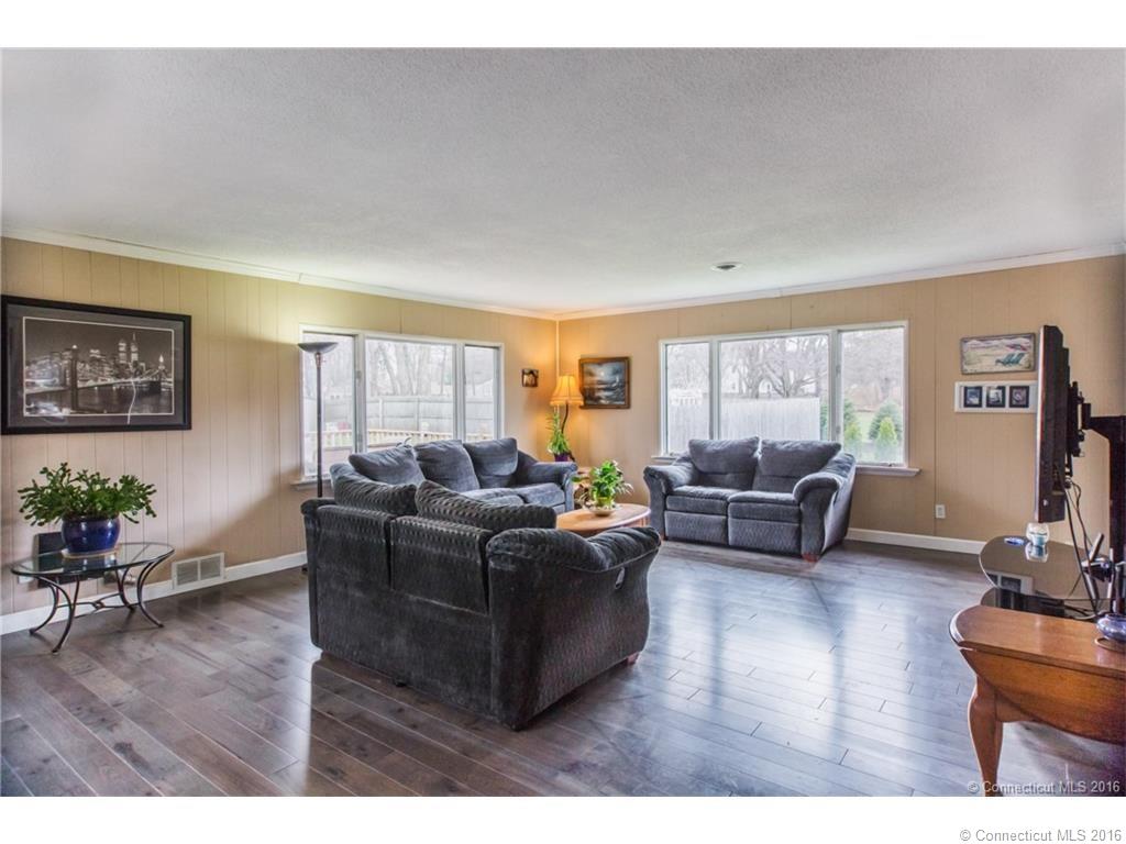 InnovProp's tweet image. Open House Sunday: 1-3 pm. 5 Hiram Ln, Bloomfield, CT 4 bed/2 baths $237,000.