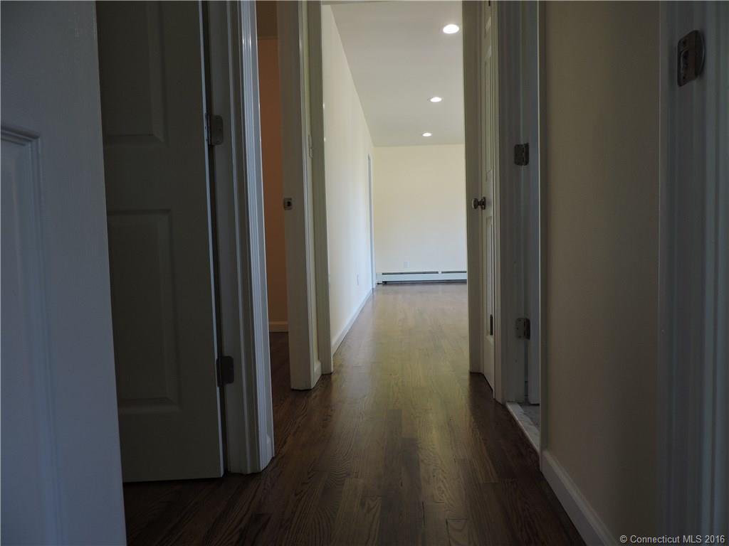 InnovProp's tweet image. Open House Sunday: 2- 4 pm. 77 Clearview Ave, Meriden, CT. 3 bed $149,900.