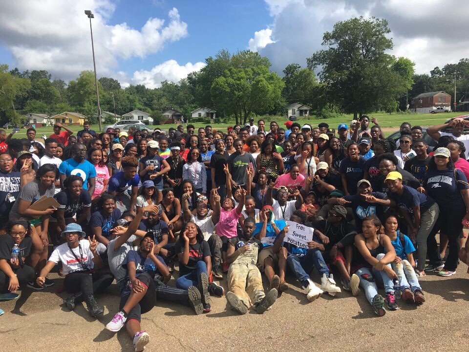KYEndness_Kills's tweet photo. Day 3: Crop Drop! ππ― #TheeGreat #JSU18 #JSU20 #WelcomeWeek #SweetPotatoPlugs https://t.co/rZAUZpJS1r