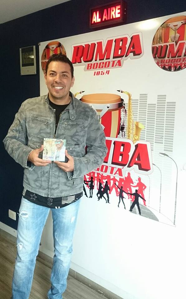 Así fue la visita de <a href="/mariorikaband/">Mario Molinares</a> a <a href="/RumbaBogotaFm/">Rumba Bogotá 105.4</a> (Vídeo) con nueva canción "Tu Eres"

rumba.com.co/destacado/asi-…