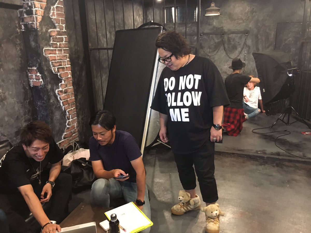 ymt02131's tweet photo. 檻の中で撮影なう🔫🔫🔫😭 https://t.co/GsQGi16FdQ