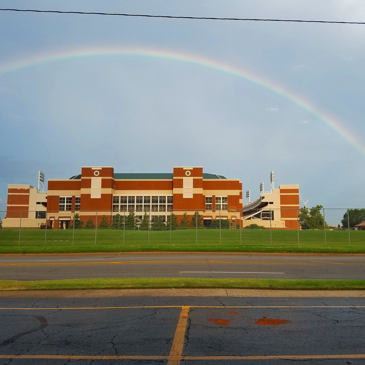 matt_fletch's tweet photo. It's a beautiful morning in Stillwater. #okstate https://t.co/M3ri52XNfp