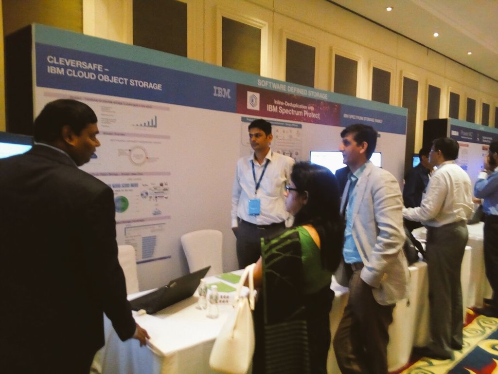 Anbu Mani explaining benefits of IBM Cloud Object Storage to customers at solution center in #ibmsystemssummitindia