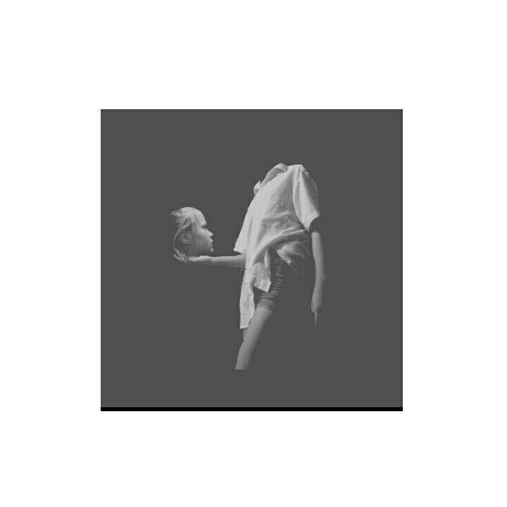 قبل أن أصبح فتاة قوية..
إلى هذه الدرجه🌿
فهمت ضعفي ، واستمعت له بثبات 
ثم أخبرته دون تراججع 
انه لا يليق بي 🎈