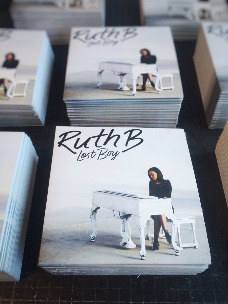 VerusDesign's tweet image. Fresh stack of @itsruthb promos ready for signing. Shout to @AtlantaCobb @ColumbiaUK #cdduplication #24hour