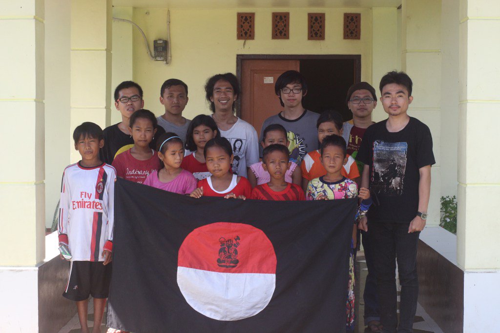 Pendekatan Pendidikan Kritis Gramscian Sebagai Upaya Kontra Hegemoni Pendidikan: Studi… suluhpsik.wordpress.com/2016/08/09/pen…