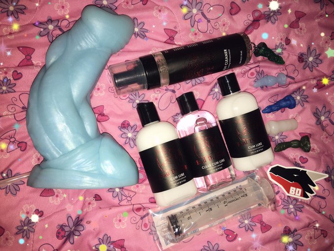 Thank you SO much @bad_dragon this toy is everything I've ever wanted! 🐲💖 can't wait to use this in a<a class="tags" href="/tag/bad_dragon">@bad_dragon</a><a href="/tag/sundayfunday"class="tags"><span>#sundayfunday</span></a><a href="/tag/camgirl"class="tags"><span>#camgirl</span></a><a href="/tag/nsfw"class="tags"><span>#nsfw</span></a><a href="/tag/tits"class="tags"><span>#tits</span></a>