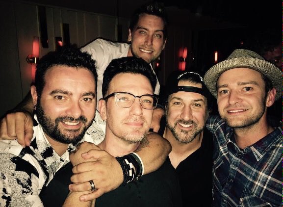 ladymaricota's tweet photo. Bye Bye Bye que me 💚 num guenta #NSYNC #NsyncReunion #JCBday https://t.co/ag7RIXgWdA