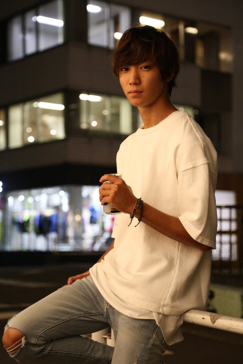 この間友人たちに撮影してもらいました！とてもカッコよくとってもらったのでこれから小出しにしていきます笑

ちなみに合宿5日目、なんとか生きてます‥笑

mrcolle.com/sophia2016/vote