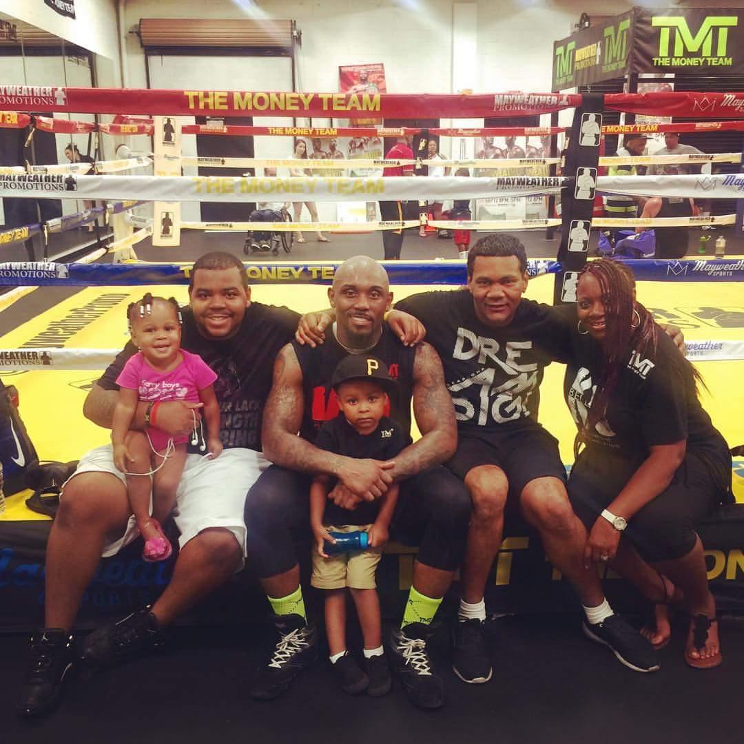 AmyGreenPR's tweet photo. 1st day of training in for @LanellBellows!  Back in action. SEPT. 16! #tmthardestworkingfighter #grind2win #foe https://t.co/ABm7nWqcSH
