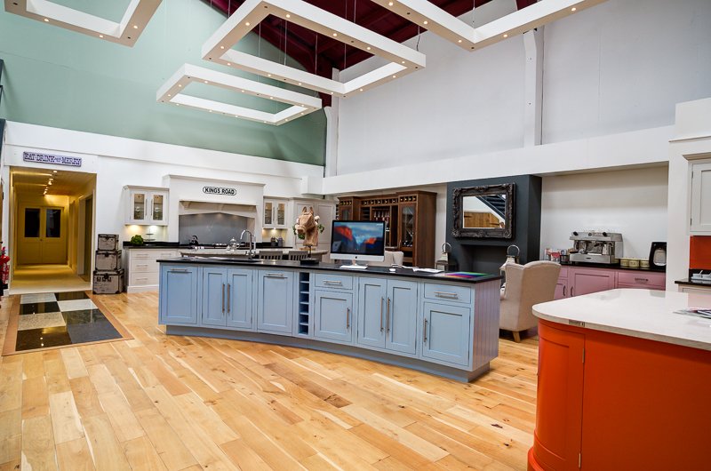 shortwork's tweet photo. re-shot @Parlour_Farm showroom last week - here's their new virtual tour https://t.co/yTmnbERZcI #kitchen #design https://t.co/93tdAvwQw9