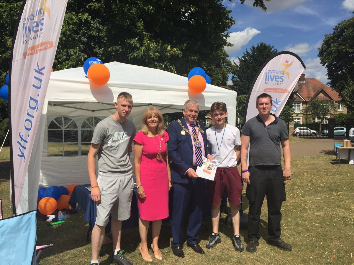 paddypowell1's tweet photo. Lovely meeting the mayor what nice words he said about @ylfcharity! Busy day it has been! https://t.co/ZMxSNp9Qig