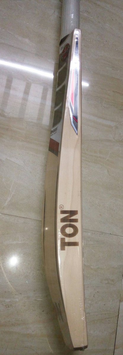 OnlineStockist's tweet photo. Ss master 9000 big bat SH men size #sscricket #toncricket #sareensports #playersbat #onlinestockist #custombats https://t.co/KbUyUo2sqT