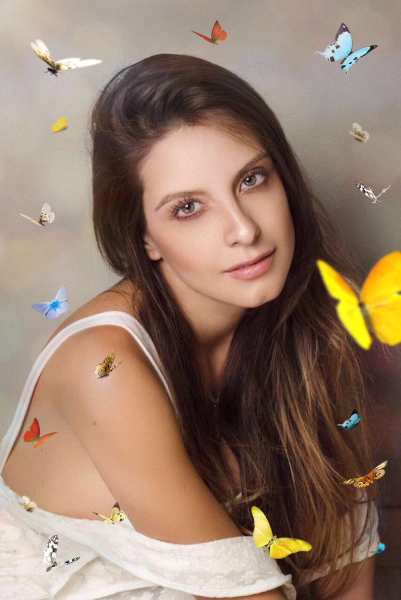 LauraAcuna's tweet photo. Buenos días!! ❤️❤️❤️ https://t.co/mdP6dewrNM