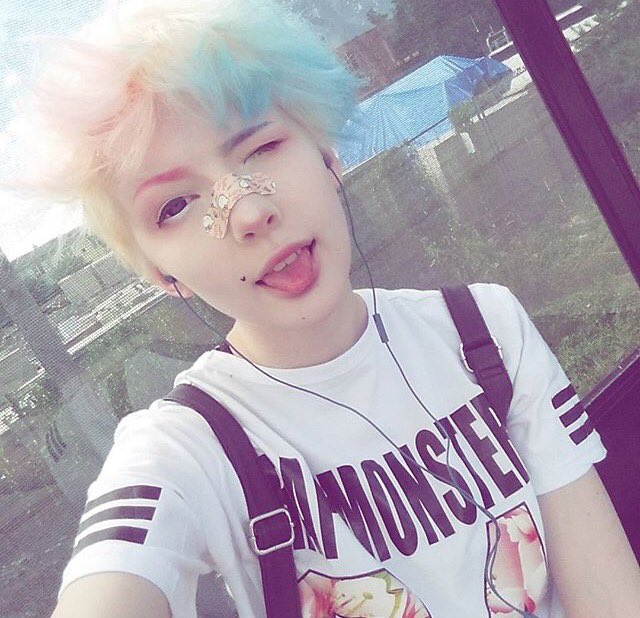 ello, I'm Cameron. 🐻
    pansexual- submissive🍼💕
new account
        ✨Not New To Rp✨

retweet please?