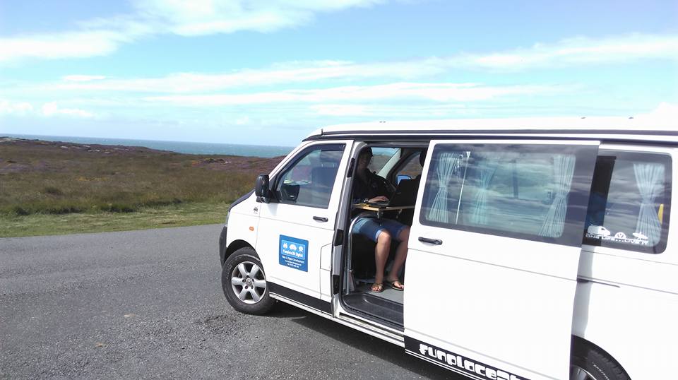 FP2BDigital's tweet photo. Todays Funplace2b Digital -my mobile VW Office at Treardurr Bay, Anglesey #mobileoffice #fp2bdigital https://t.co/1oQy411y6Z