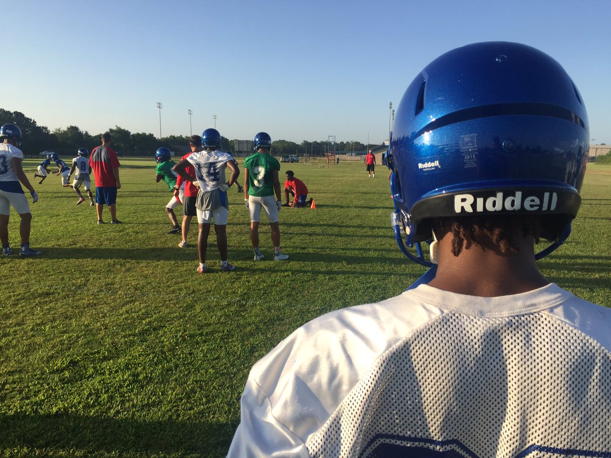 ADChernoff's tweet photo. Hanging out at West Brook practice this morning! #txhsfb https://t.co/wLJ51HR7dm