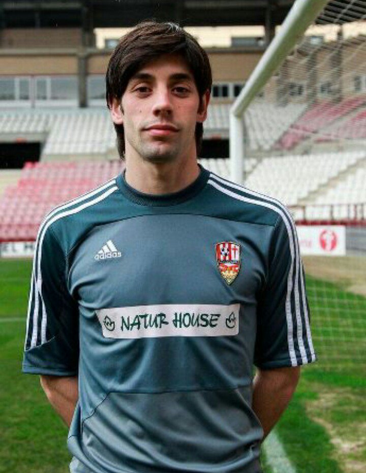 El ex portero de la <a href="/UDLogrones/">UD Logroñés</a> <a href="/sergio_lopez_1/">Sergio López</a> cuelga los guantes. ¡Mucha suerte en el futuro Sergio! #UDLog