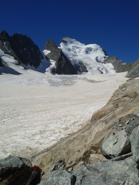 enaut78's tweet photo. Paraje ederrak...
#ecrins #alpeak https://t.co/SzuhoA8t4e