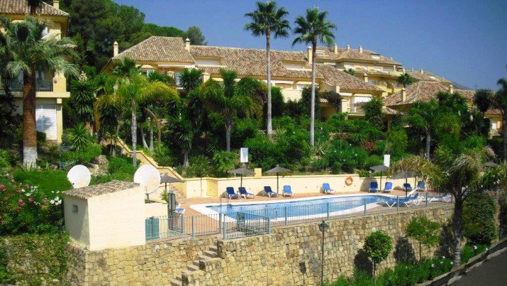 ElviriaMarbella's tweet photo. Gran variedad de viviendas #adosadas en venta en #Marbella y la Costa del Sol. ¡Consúltanos! https://t.co/7KvF7zWYrQ https://t.co/bz3E2j5DsA
