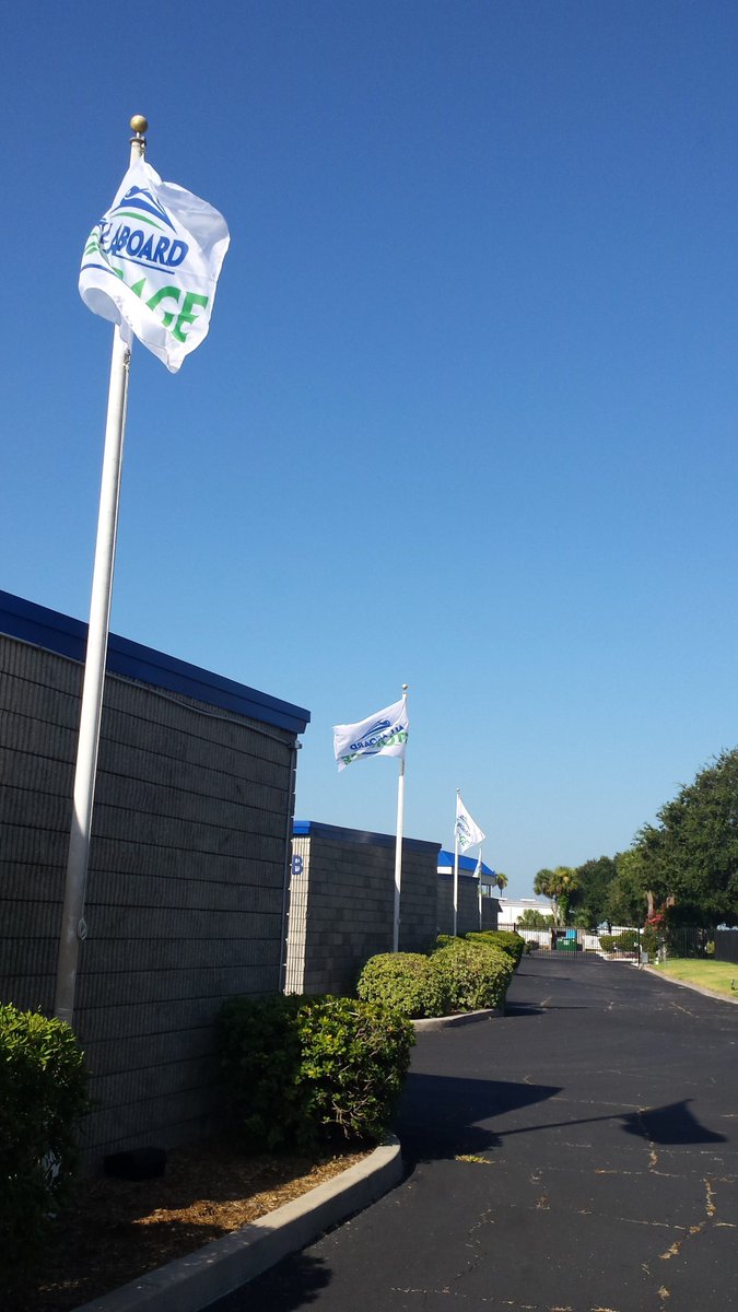 StorageDaytona's tweet image. We're proudly flying our new flags! Fly by our Airport location for storage deals: allaboardstorage.com/self-storage/d…
